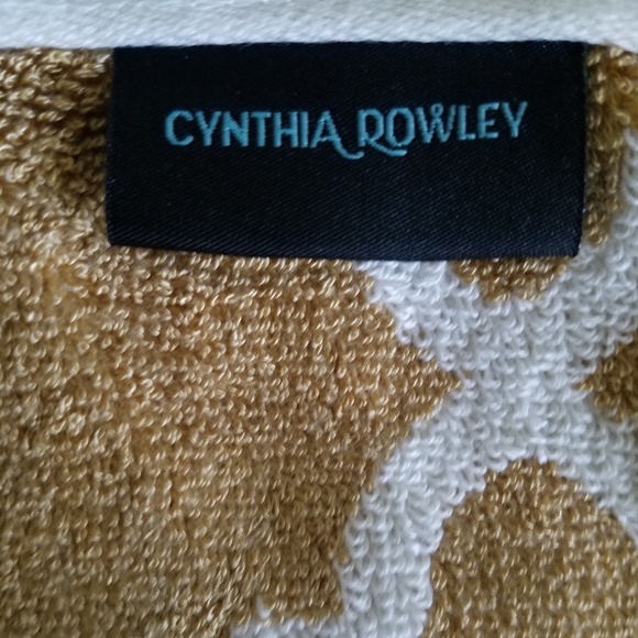 Cynthia Rowley Quatrefoil Trellis Towels...Hard to Find! - Picture 3 of 5